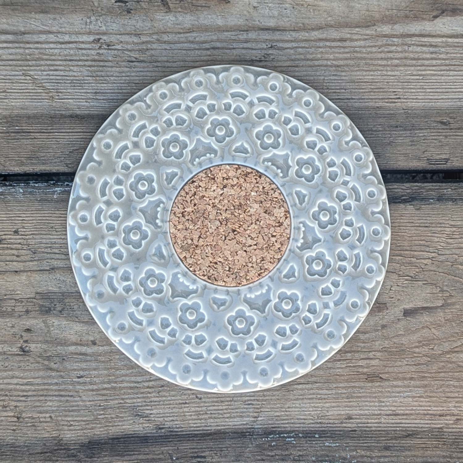 Bordskåner i keramik og kork, Beige