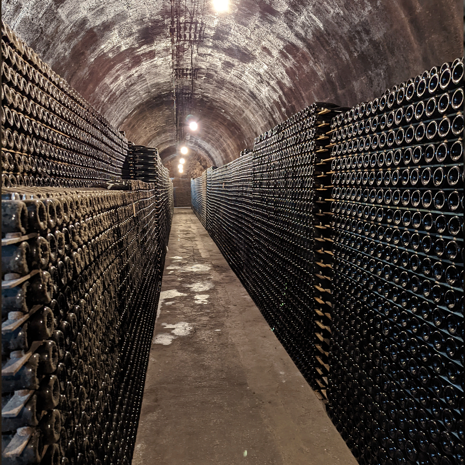 Adelino Wine Lab – Vinsmagning "Bobler i glasset", 12. juni 2026